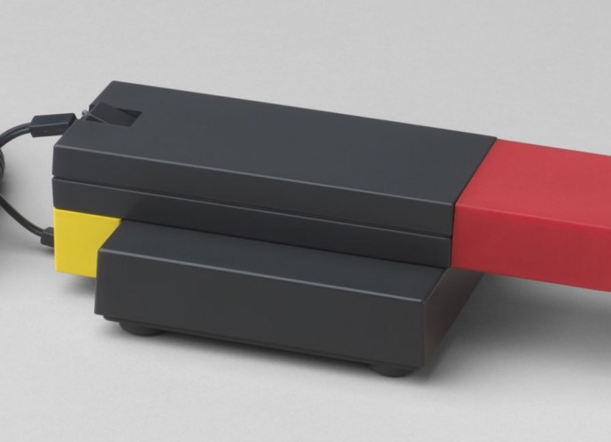 Enorme Telephone - Ettore Sottsass