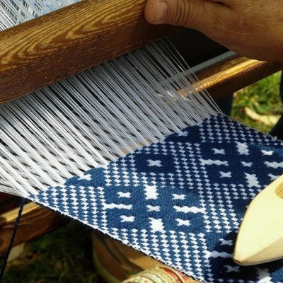 Hand Weaving and Cloth Design by Marianne Straub