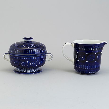 A set of three porcelain tureen, cuttingboard and jug, 'Valencia', by Ulla Procope, for Arabia, Finland