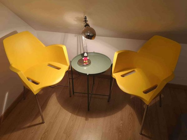 Pair of yellow vintage design chairs by Alfredo Simonit