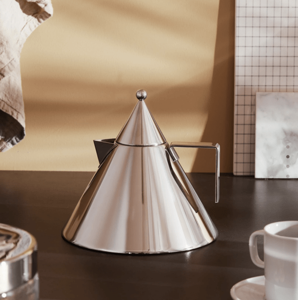 Il conico - Kettle designed by Aldo Rossi.