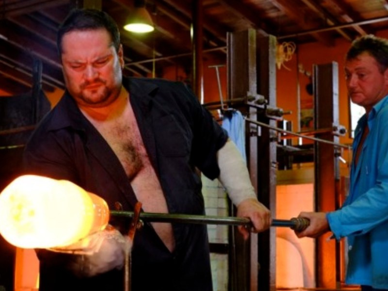 The Art and Science of Glassmaking at Ajeto Glassworks