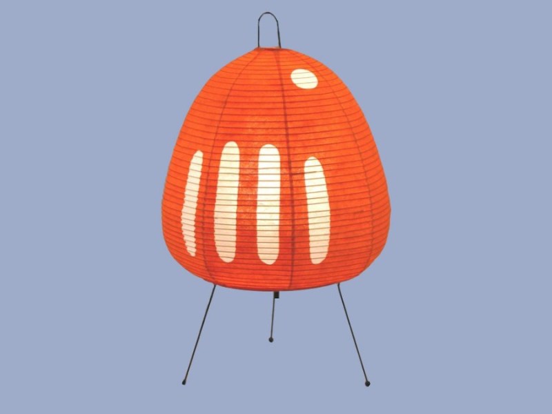 Noguchi Lamp Space Without Clutter