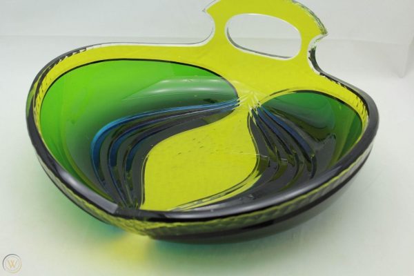 Léon Ledru four colour centrepiece