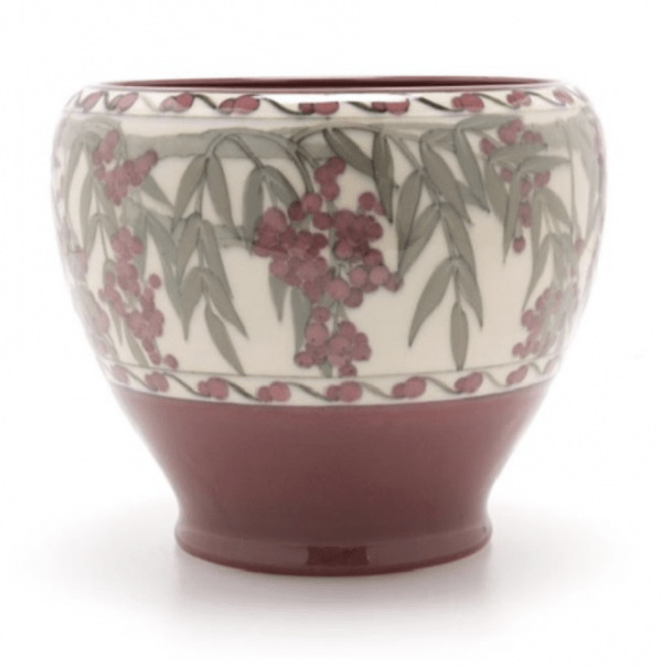 A Rookwood Pottery jardiniere (1920) designed by Lorinda Epply
