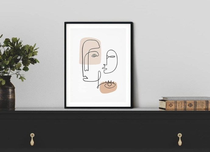 Minimalist Picture Line Drawing of a womans face