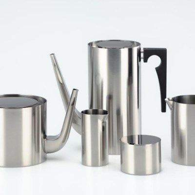 Cylinda Line Teapot by Arne Jacobsen