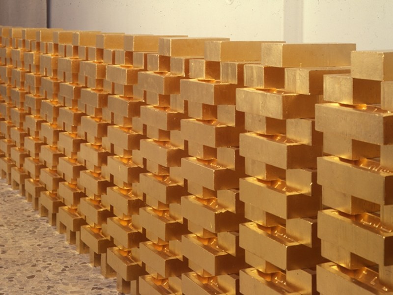 Zadik Zadikian: A Maestro of Material and Metamorphosis