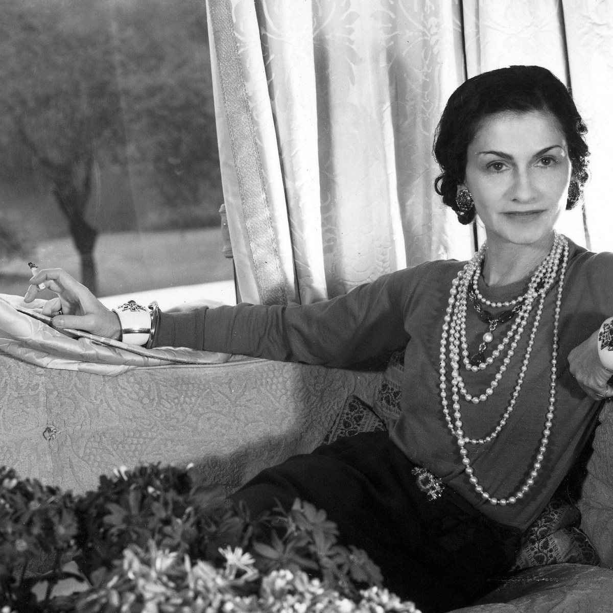 Costume Jewellery: From Coco Chanel to Carrie Bradshaw