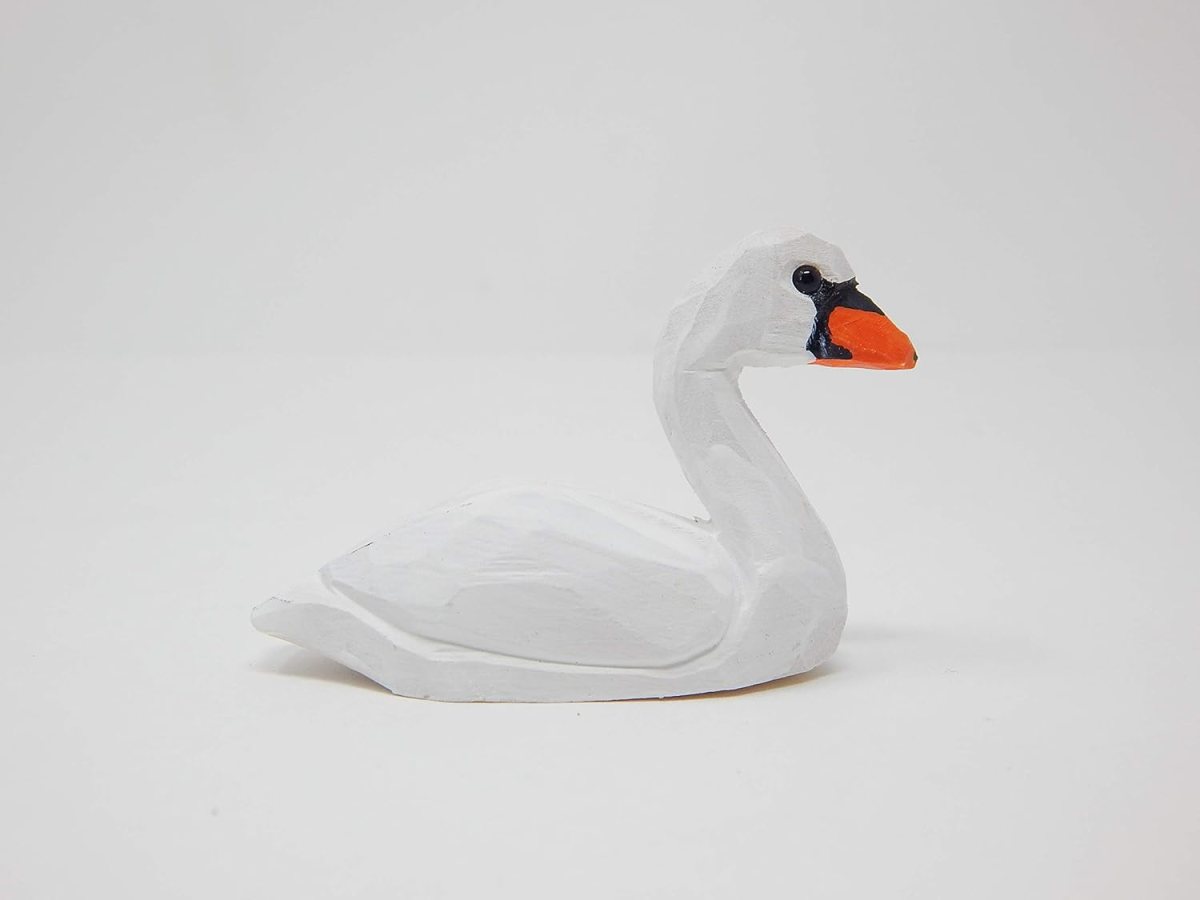 Selsela Swan Handmade Wood Figurine: An Ode to Nature and Craftsmanship