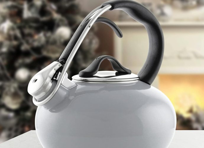 Chantal Classic Loop Enamel on Steel Whistling Tea Kettle, 1.8 quart (Fog Grey)