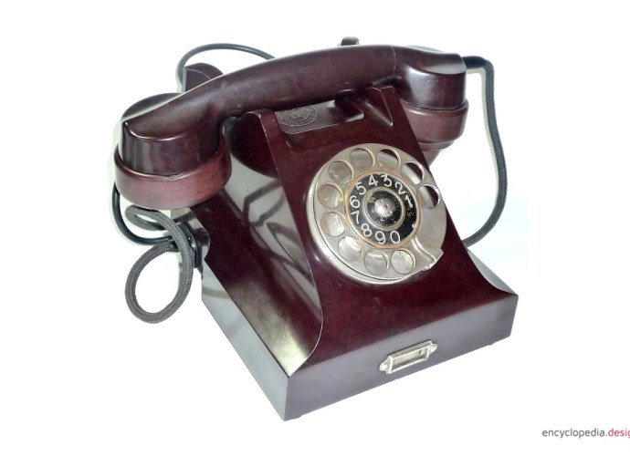 DBH1001 - Telephone designed by Jean Heiberg
