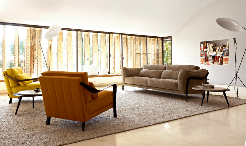 Solveig Floor standard lamp by Avril de Pastre (screenshot Ligne Roset Website)