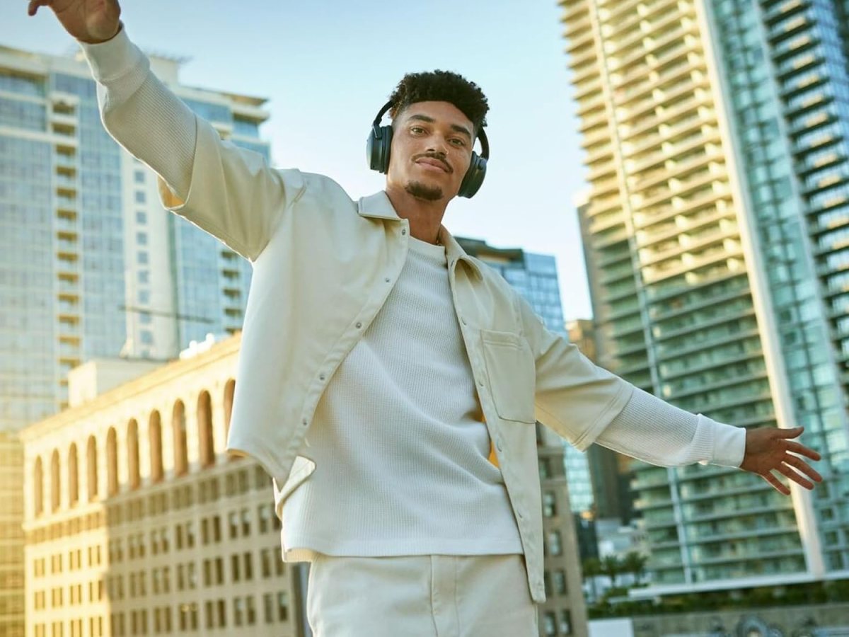 Enhancing Travel with the Bose QuietComfort Headphones