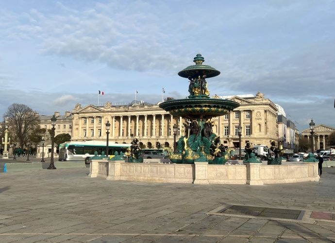 Fontaines de la Concorde Paris in late November
