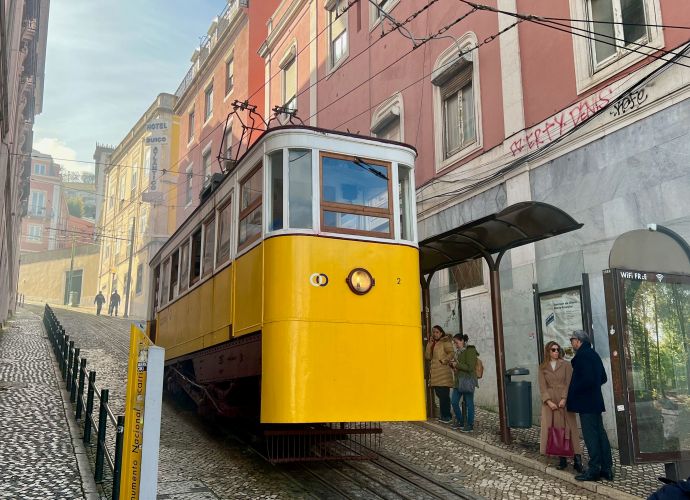 Lisbon funicular photo taken by Simon Judge
