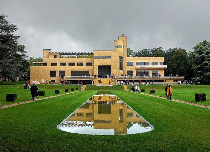 La villa Cavrois à Croix, Nord by Robert Mallet-Stevens