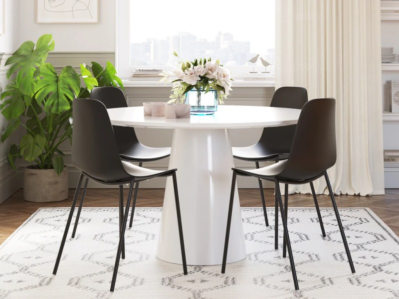 The Isla Dining Chair: A Masterpiece of Modern Design