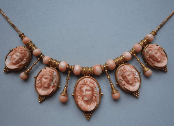 Necklace designed by Carlo Giuliano