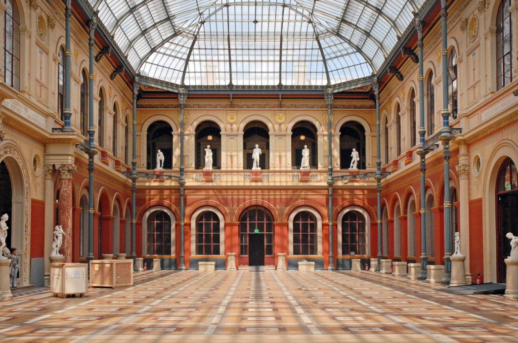 Palais des Études, Cour vitrée
